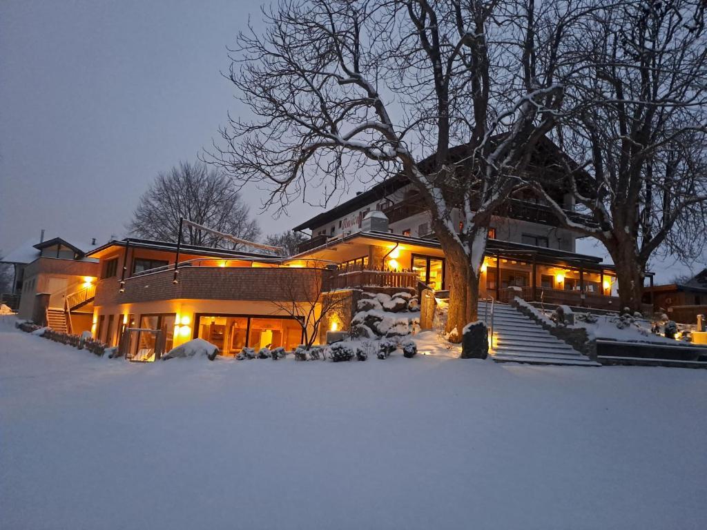 Hotel-Pension Seebad "Seegenuss-Natur-Spa" Sulzberg Exterior foto
